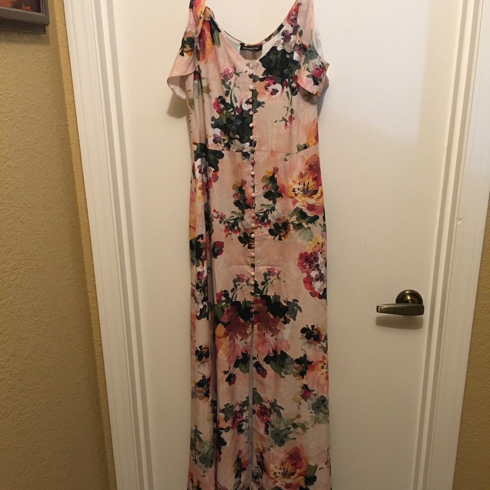 Bebe beautiful dress